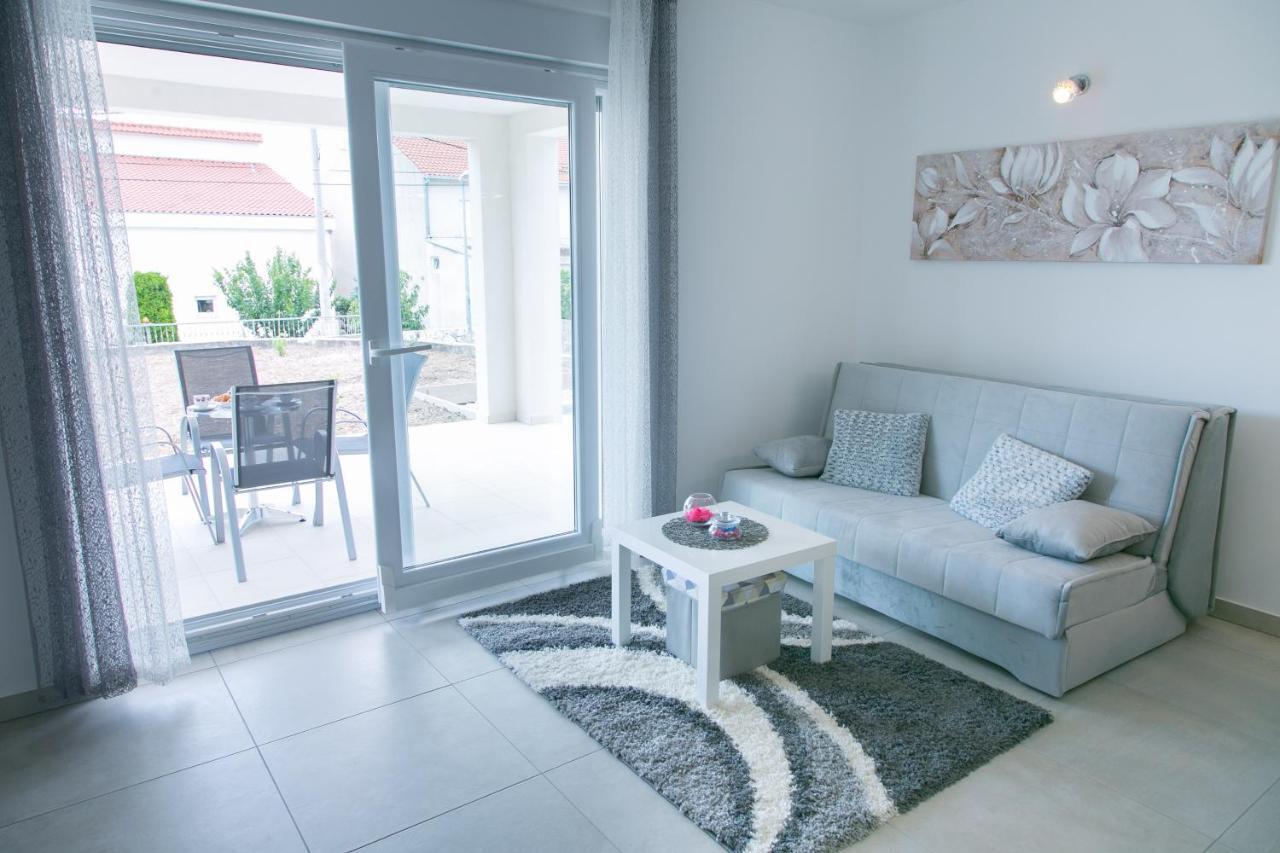 Navi Apartment Kastela Exterior photo